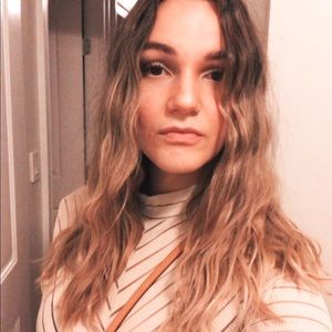 Meet your Posher, Sarina